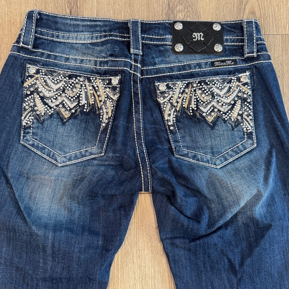 Miss Me Signature Bootcut Low Rise Jeans Dark Wash Embroidery Rhinestone Size 28 - Picture 4 of 9